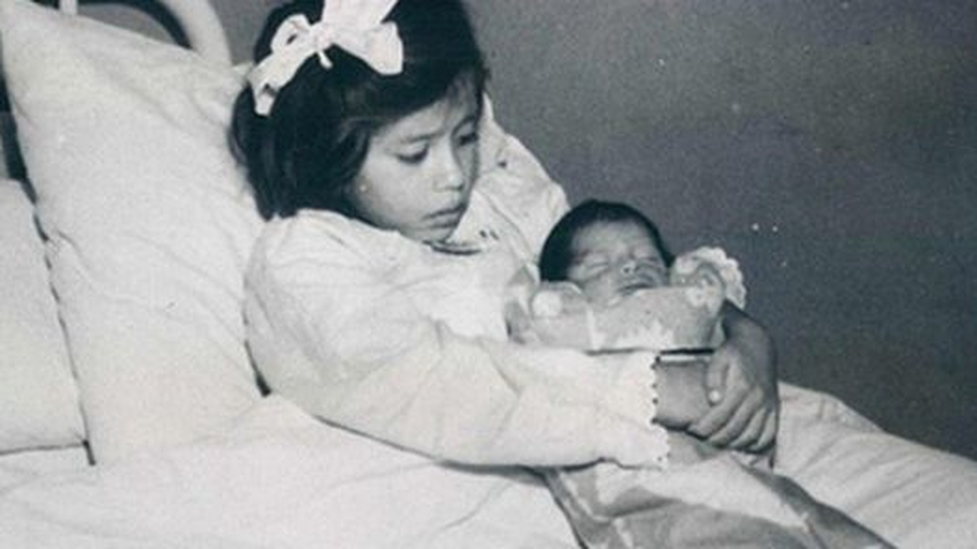A născut în 1938, la doar cinci ani, un băieţel perfect sănătos! Cum arată în prezent, LINA MEDINA, fetiţa care a sfidat legile medicinei