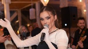 Cu cine îşi lasă Theo Rose fiul, atunci când merge la concerte? "Mă ajută să fiu mai relaxată"