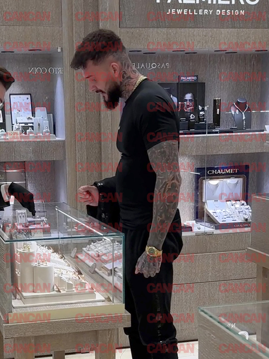 Eric a ieșit la shopping... după un inel de logodnă!