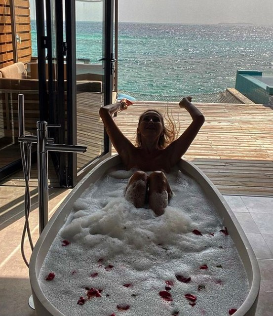 Imagini demențiale cu Crina Abrudan, soția lui Gabi Popescu, în Maldive. Are cu corp de milioane la 45 de ani | GALERIE FOTO