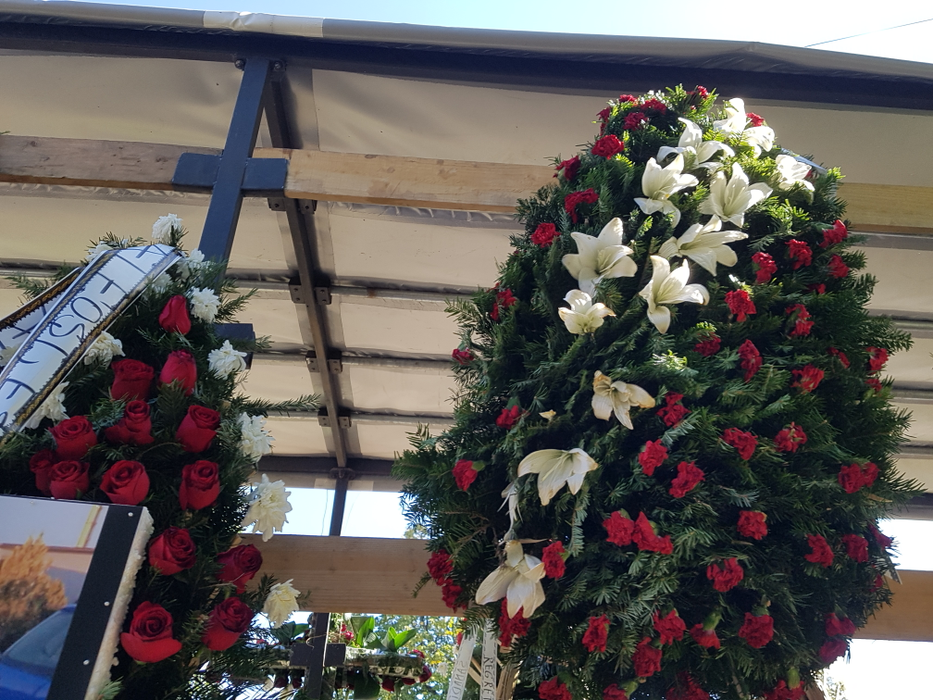 Interlopii au trimis zeci de coroane funerare la înmormântarea lui Ion Duduianu