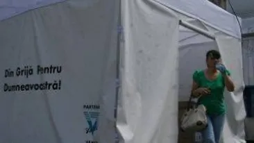 Zeci de corturi anticanicula si puncte de prim ajutor, in parcuri, piete si intersectii din Capitala