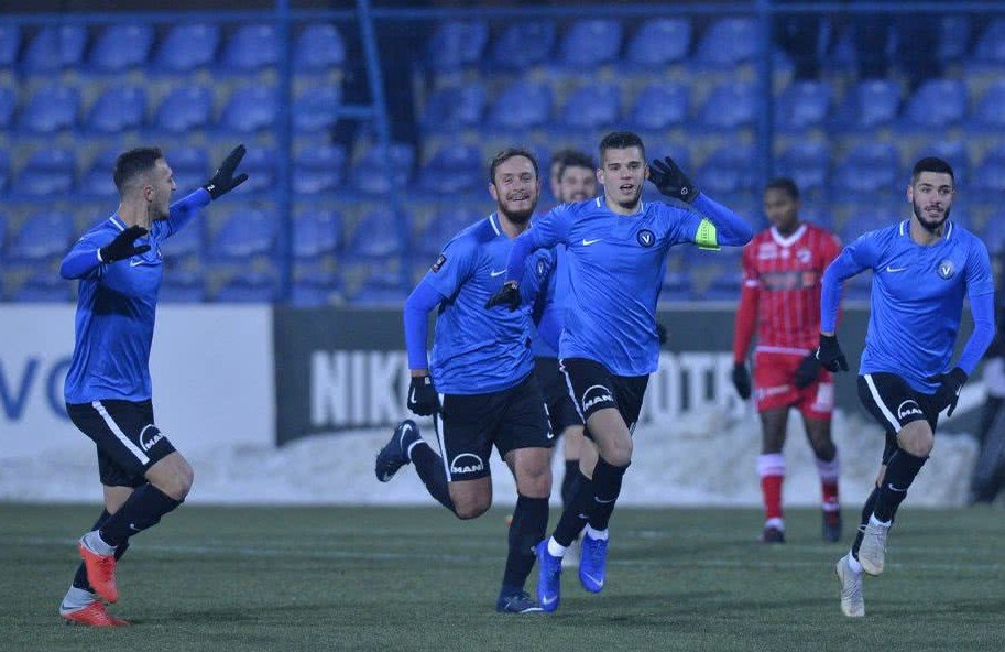 În timp ce colegul lor ”agăța” la oficială, jucătorii Viitorului o zdrobeau pe Dinamo