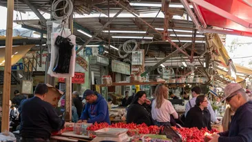 Rafturile magazinelor sunt GOALE! Oamenii au dat iama și au cumpărat tot ce au prins, de frica războiului cu Iran