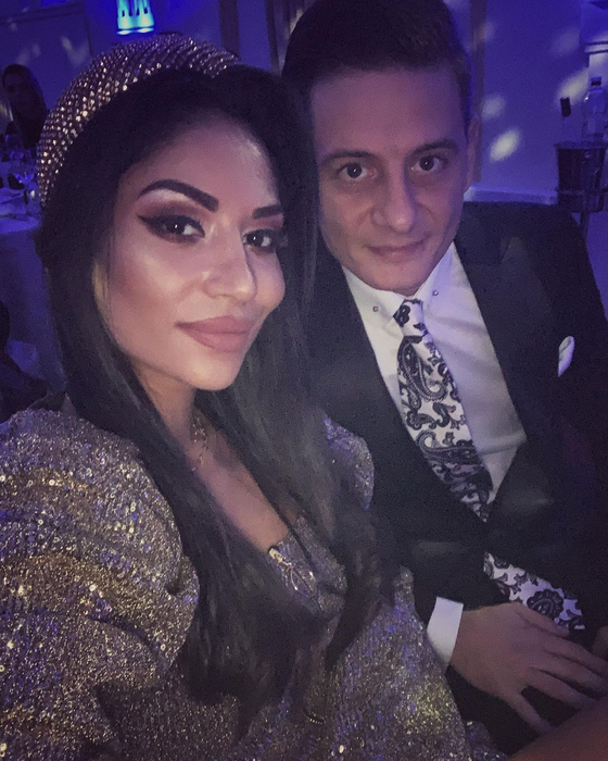 Prezentatoarea TV Ameri Nasrin s-a căsătorit civil! Rochia pe care a purtat-o la eveniment a atras toate privirile