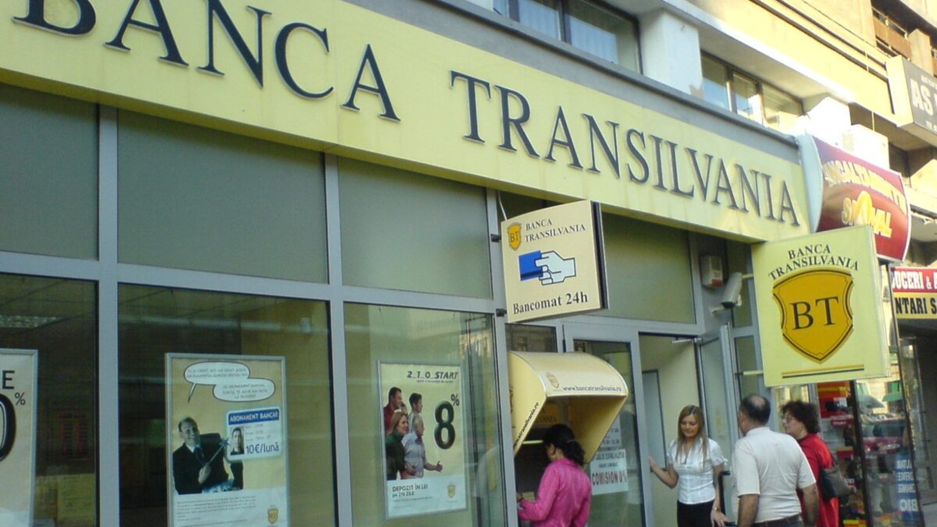 Nebunie la Banca Transilvania la sfârșitul săptămânii trecute. Ce s-a întâmplat în unitățile din România