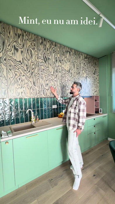 Cum arată apartamentul Alexandrei și al lui Radu Bucălae. Ce aparat au ales să ‘ascundă’ în mobila din bucătărie, deși îl folosesc zilnic