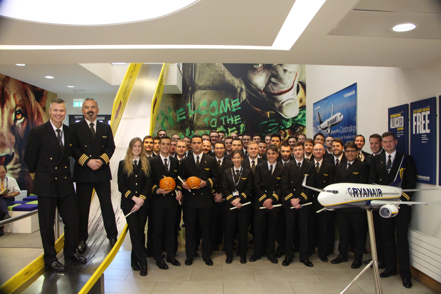 Piloții de la Ryanair au amenințat cu greva