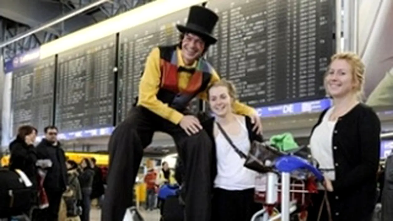 Asteptarea nu va mai fi la fel de lunga in aeroportul din Frankfurt! Clovnii vor distra calatorii!