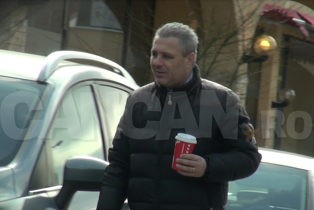 E un „butoi cu pulbere”. Şumudică, la un pas să explodeze într-o cafenea!