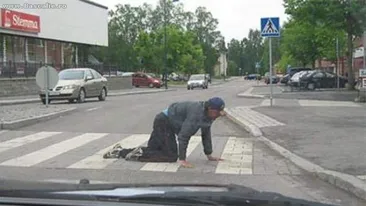 Bețivanii, cu urechile ciulite! Asta e rugăciunea care le va curma viciul! VIDEO DE CAZI PE SPATE