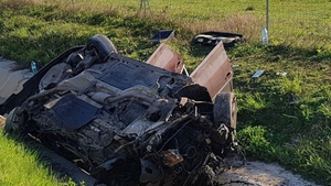 Accident înfiorător pe A1, după ce o mașină s-a răsturnat! Un om a murit pe loc, iar alți patru au fost preluați cu elicopterul SMURD