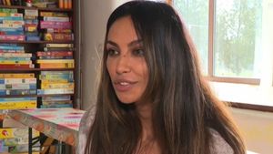 Mădălina Ghenea a făcut publică o poză ruşinoasă din copilărie. Cele mai multe vedete nu şi-ar dori să fie văzute aşa