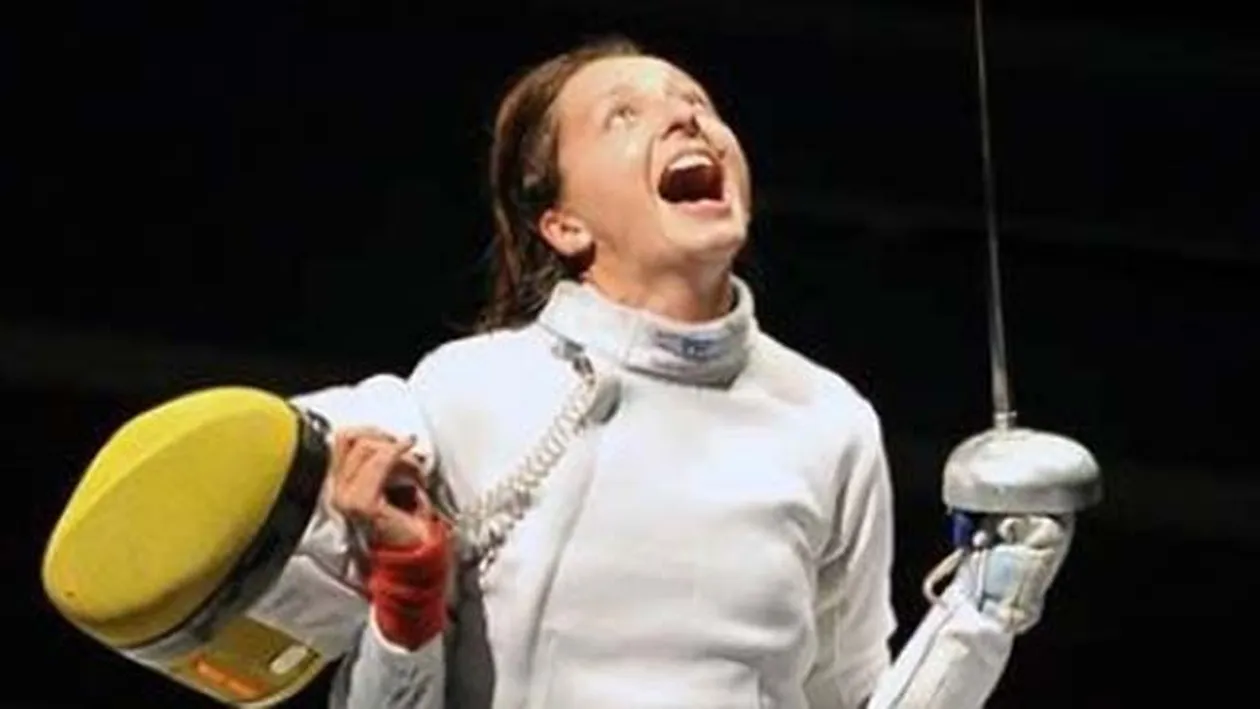 Campioana mondiala la scrima Ana Maria Branza s-a casatorit cu un pinguin! Vezi cine i-a furat inima