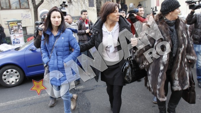 EXCLUSIV! Citeste dialogurile dintre Alina si sotul ei, dupa ce acesta a aflat ca ea are o relatie cu o femeie