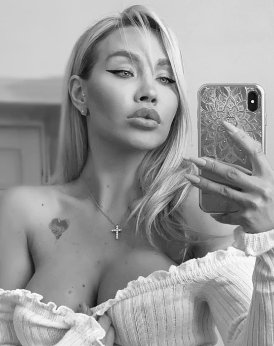Raluca Podea s-a demachiat în direct! Cum arată blondina fără niciun strop de machiaj