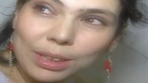 În sfârşit a venit şi acest moment! Ioana Tufar s-a SPĂLAT! Uite-o cum îşi curăţă dinţii şi îşi face duş!