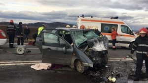 Accident rutier teribil în această dimineață! Un mort și doi răniți după impactul dintre două mașini