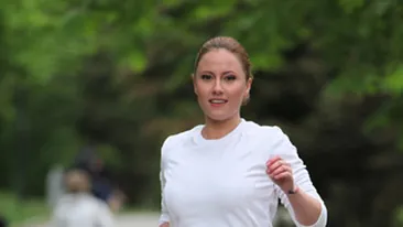 Reteta de slabit a prezentatorilor TV! Vezi cum da jos kilogramele Timea Bereczki de la Digi24!