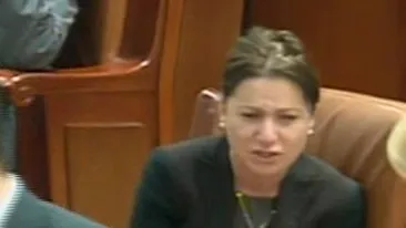 Sorina Placinta, despre care s-a spus ca pleaca la PNL, a plans in plen