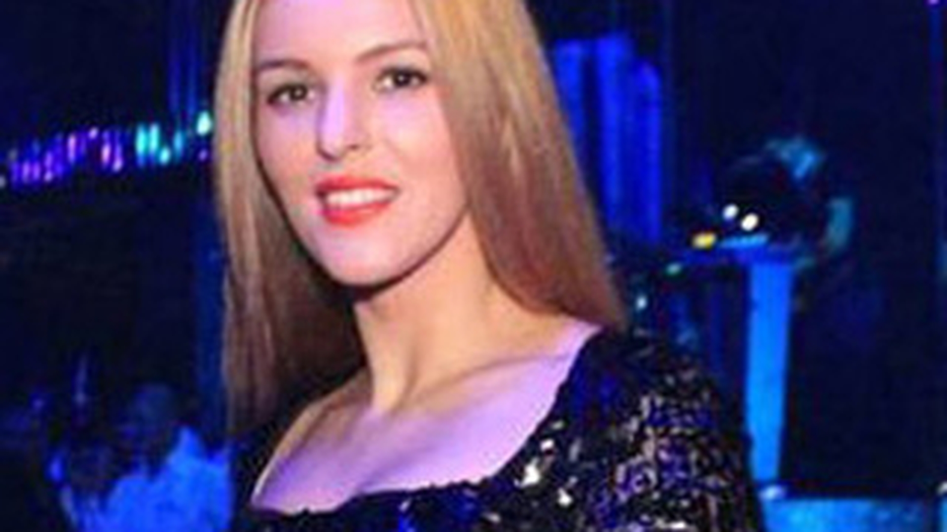Denisa Nechifor: " Cresc singura un copil si sunt mandra de asta ! Ce-ar fi sa fiu si lasata in pace?"