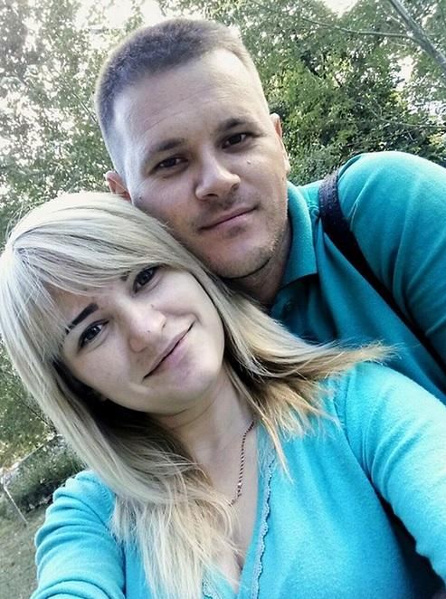 REVOLTĂTOR! O mamă și-a închis copiii de un an și doi ani în casă timp de nouă zile, apoi a plecat în vacanță cu iubitul. Dramatic ce a găsit când s-a întors