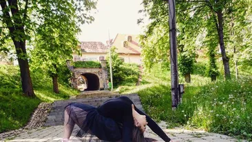 A trecut un an de la mega-scandalul televizat. Cum s-a transformat ”grăsuţa” de la ”Românii au Talent”