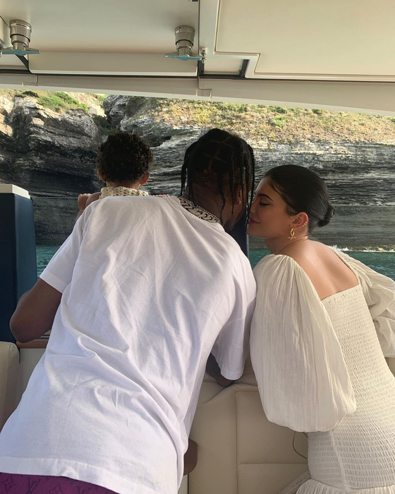 Kylie Jenner, prima imagine cu burtica de gravidă! Bruneta va aduce pe lume cel de-al doilea copil