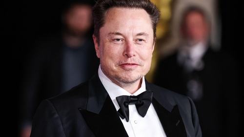 Averea lui Elon Musk, cel mai bogat om din lume, a depășit 400 de miliarde de dolari