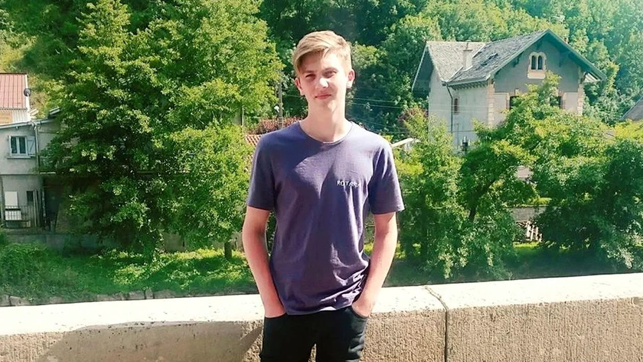 Sportiv de 16 ani din Vaslui, în comă după un atac vascular cerebral! Prietenii săi dau vina pe medici, iar mama băiatului...