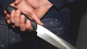 Scene şocante în judeţul Iaşi! Fată de 16 ani, însărcinată, înjunghiată cu un cuţit de iubitul ei cu 20 de ani mai în vârstă