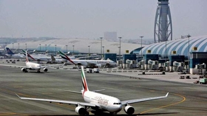 Cel puţin patru persoane au murit după ce un avion s-a prăbuşit în apropierea Aeroportului din Dubai