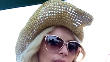 Laura Cosoi e trista si nu se ascunde dupa despartirea de Smiley! Vezi mesajul pe care l-a postat pe blogul ei imediat dupa terminarea relatiei!