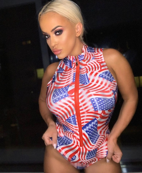 Fanii au rămas mască! Anda Adam, look de Barbie: ”Wow, cât semeni cu Nicky Minaj!”