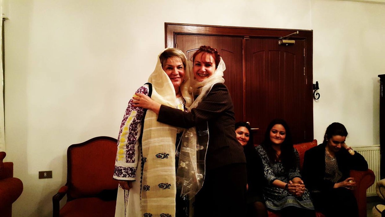 Ionela Prodan, condusă pe ultimul drum pe acordurile unei melodii de despărțire! Ana a hotărât ce artistă va cânta la înmormântarea mamei sale