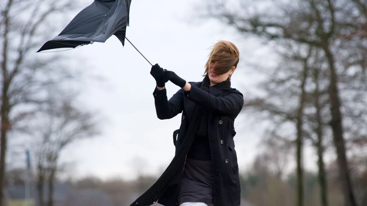 Alertă ANM! A fost emisă o nouă avertizare Cod galben de vânt puternic, în mai multe județe din țară