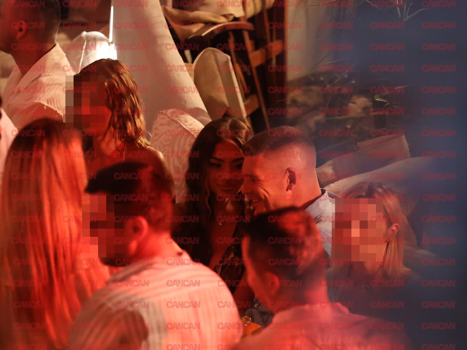 Apariția șatenei pare să-i fi adus și mai multă voie bună