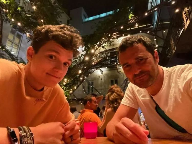Eric îi calcă pe urme tatălui său celebru