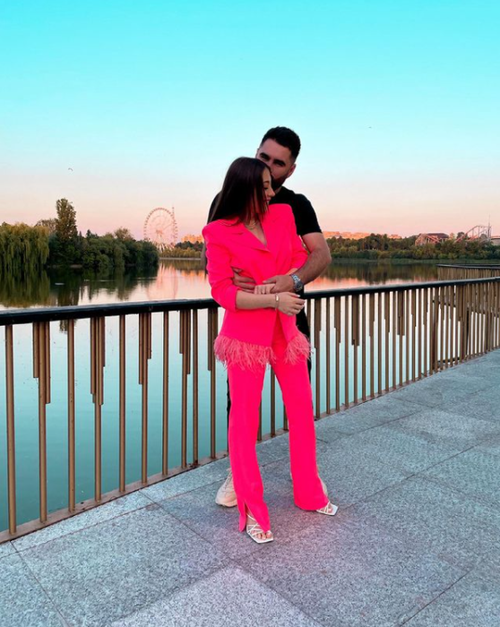 Nicole Cherry s-a distrat în club, până dimineaţa! Artista va naşte în curând primul său copil