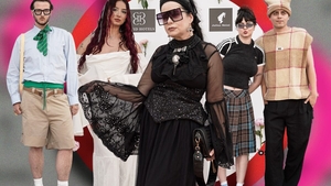 Cum s-au îmbrăcat influencerii la Gala Elle 2026. De la jeanșii bunicii la outfituri fistichii. Ținutele la control!