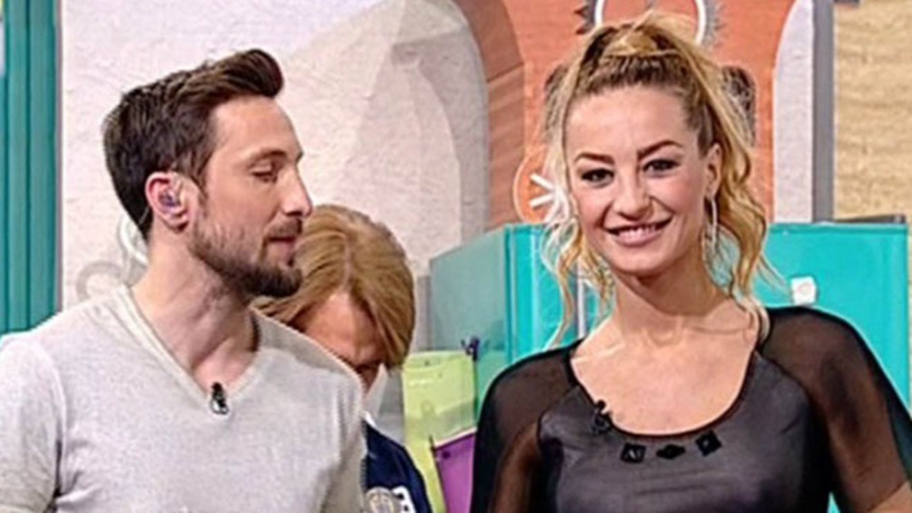 Imagini de infarct! Dani si Flavia, dans tandru pentru Valentine's
