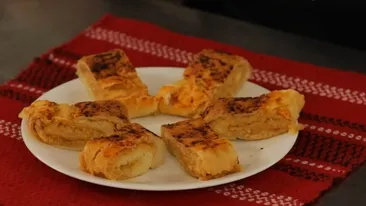 Plăcintă sărată de post cu cartofi, după rânduiala maicii Varvara de la Mănăstirea Dintr-un Lemn