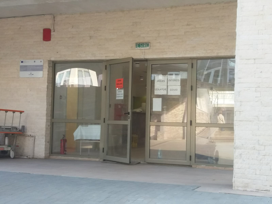 Intrarea în izolatorul COVID-19 de la UPU Craiova