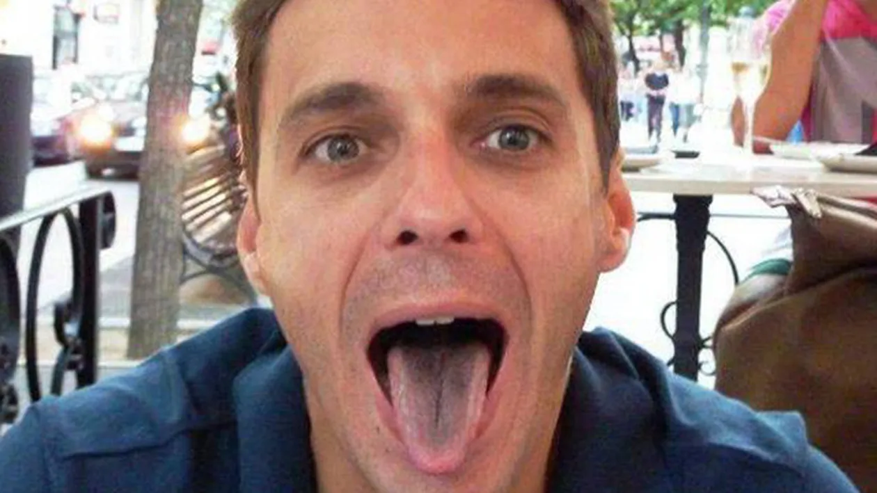 Reactia lui Mircea Badea, cand a vazut ca Bendeac i-a urat La multi ani mamei lui dezbracat: S-a nascut cu...