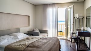 Vacanța în Italia a devenit un coșmar pentru 2 români. Pe ce au dat 638 de euro: „Scurgere care iese de sub picioarele noastre”