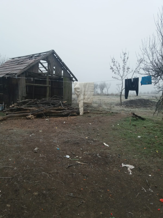 Locul unde stau cei opt copii și tatăl lor