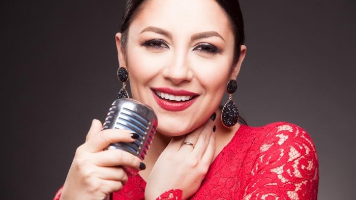 Andra, complet nemachiata. Cea mai recenta poza făcută alături de băiețelul său