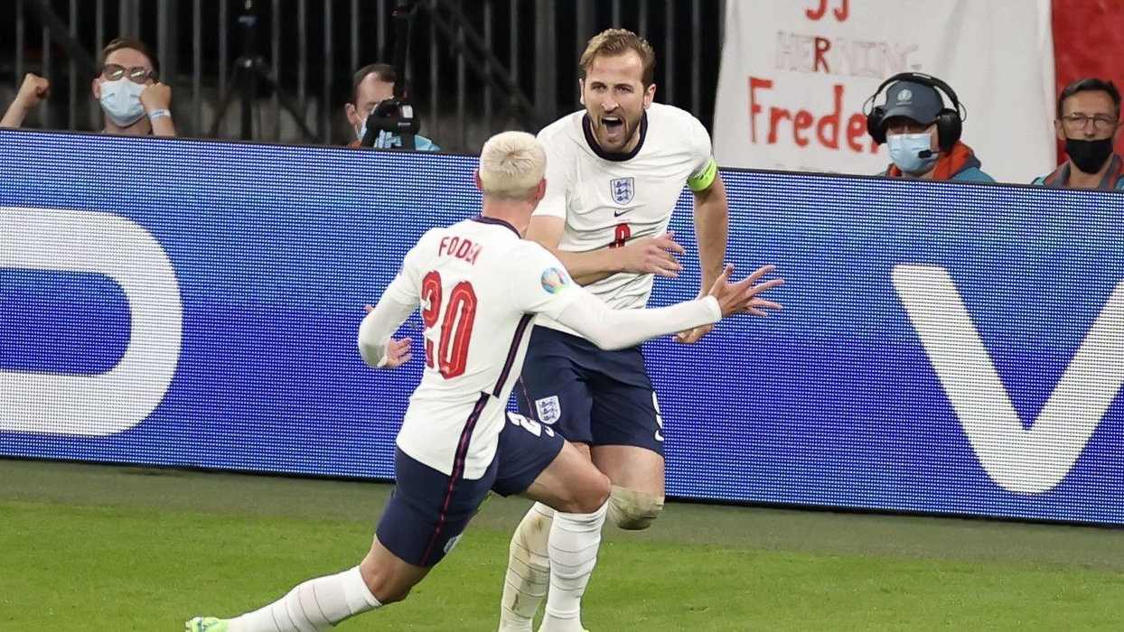 Anglia trece în prelungiri de Danemarca și luptă pentru trofeul EURO 2020 cu Italia!