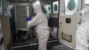 Persoanele aflate în carantină în fosta tabără de la Arbănaşi, mutate la un hotel după ce au reclamat condiţiile proaste