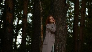 Cum să combini elemente din garderobă pentru ținute elegante și funcționale iarna asta